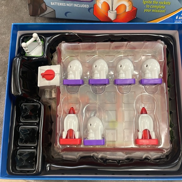 2014 ThinkFun Laser Maze Jr Science Logic Maze Game STEM B - Picture 2 of 6